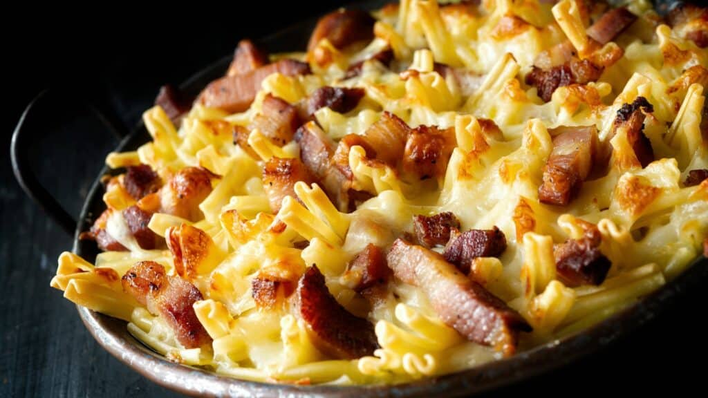 Creamy baked pasta with crispy bacon